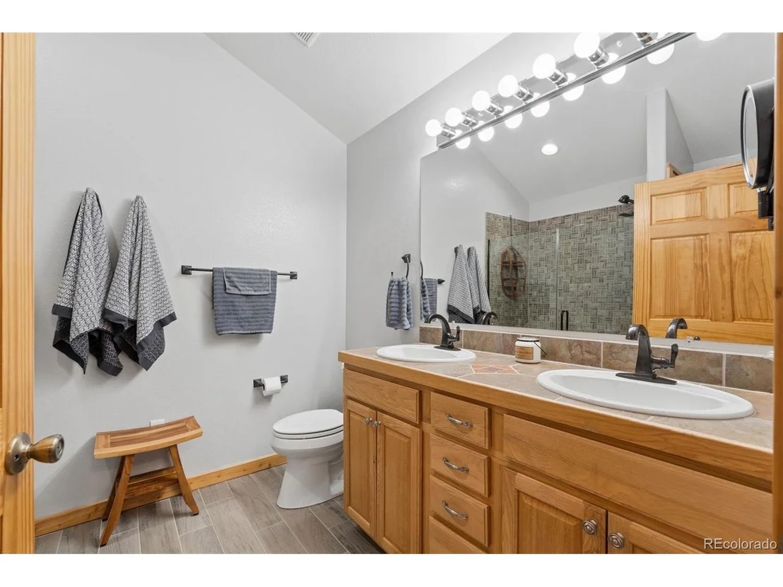 Photo of 34 S Circle Dr