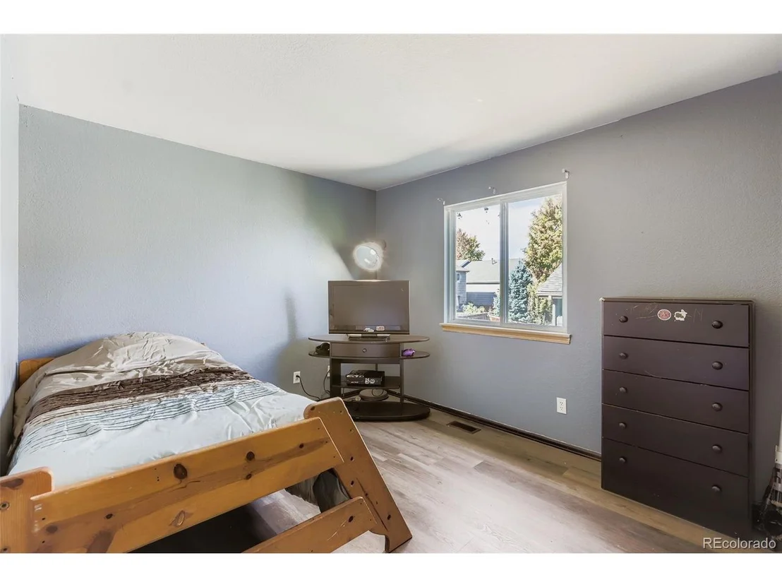 Photo of 6200 Sparrow Ave