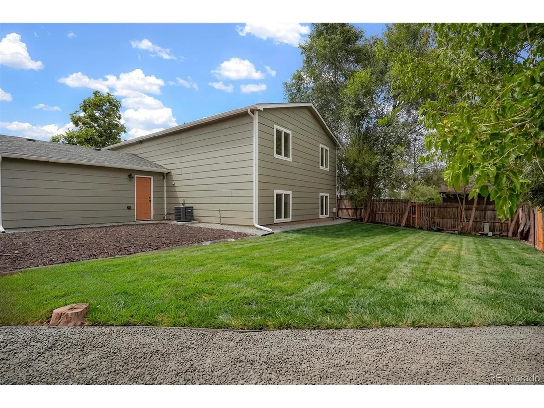 Photo of 2216 Apple Ave