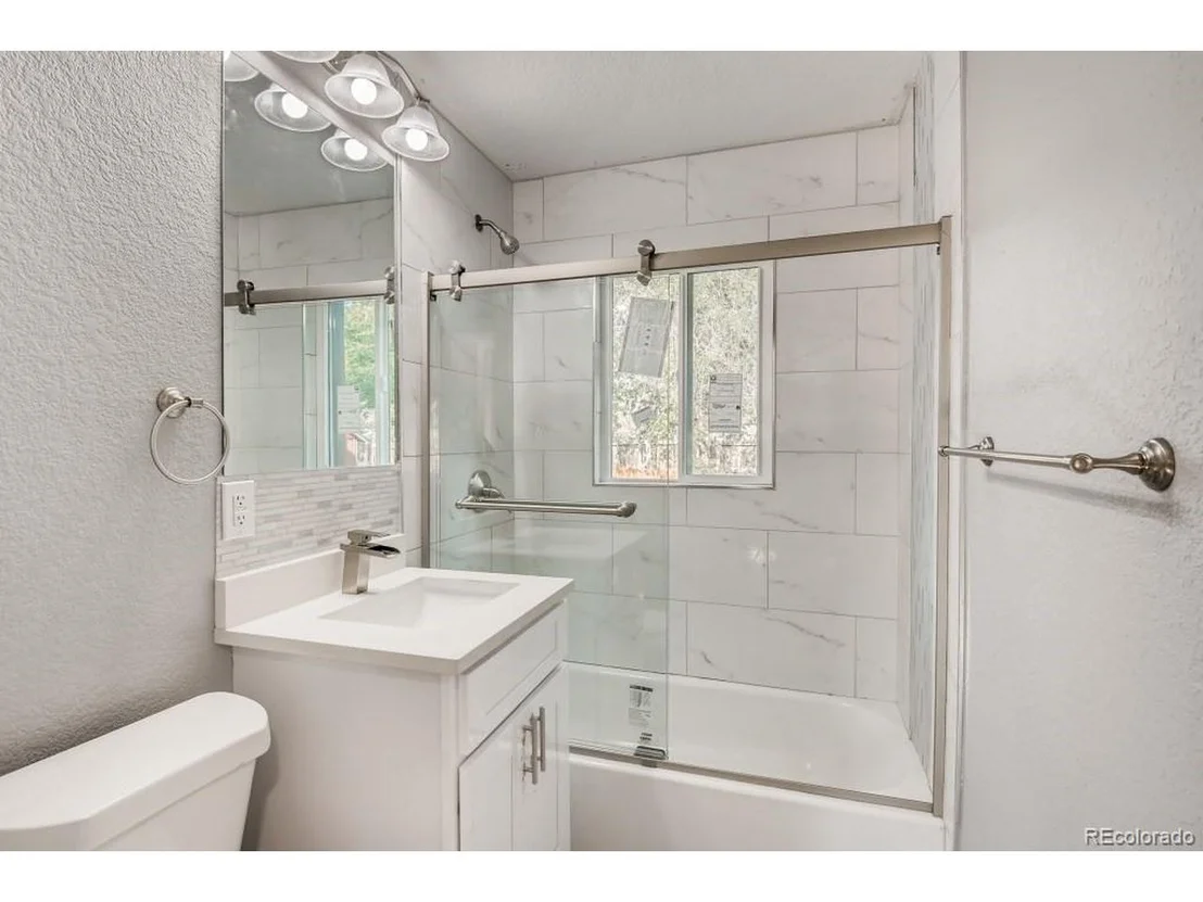 Photo of 725 Lansing St