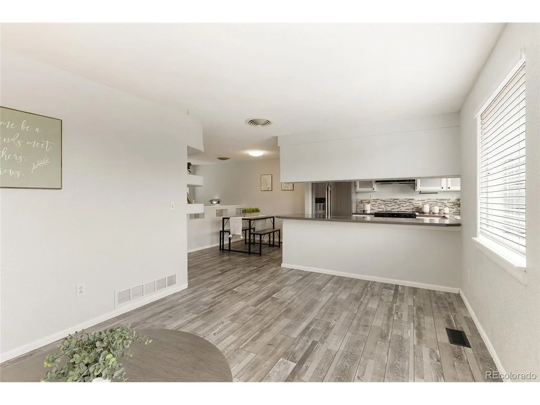 Photo of 216 Jefferson Dr
