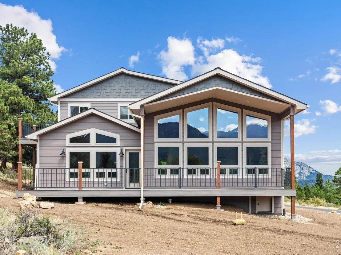 Photo of 659 Peak View Dr