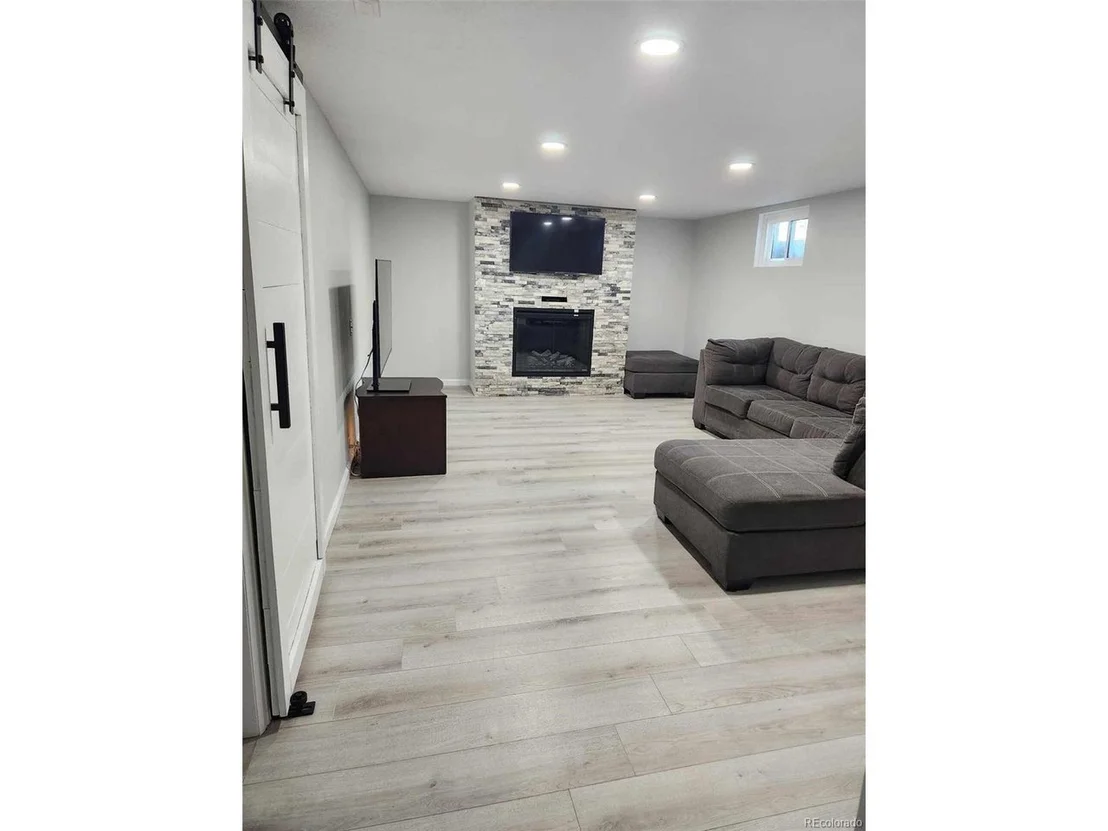 Photo of 5150 W Colgate Pl