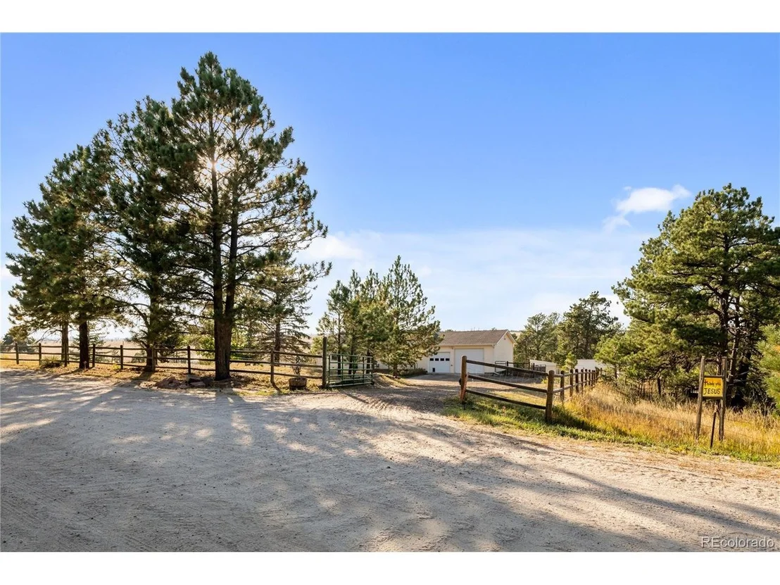 Photo of 6345 Arrowhead Trl