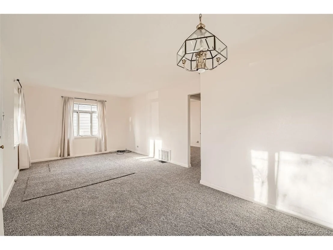 Photo of 1975 S Hooker Cir