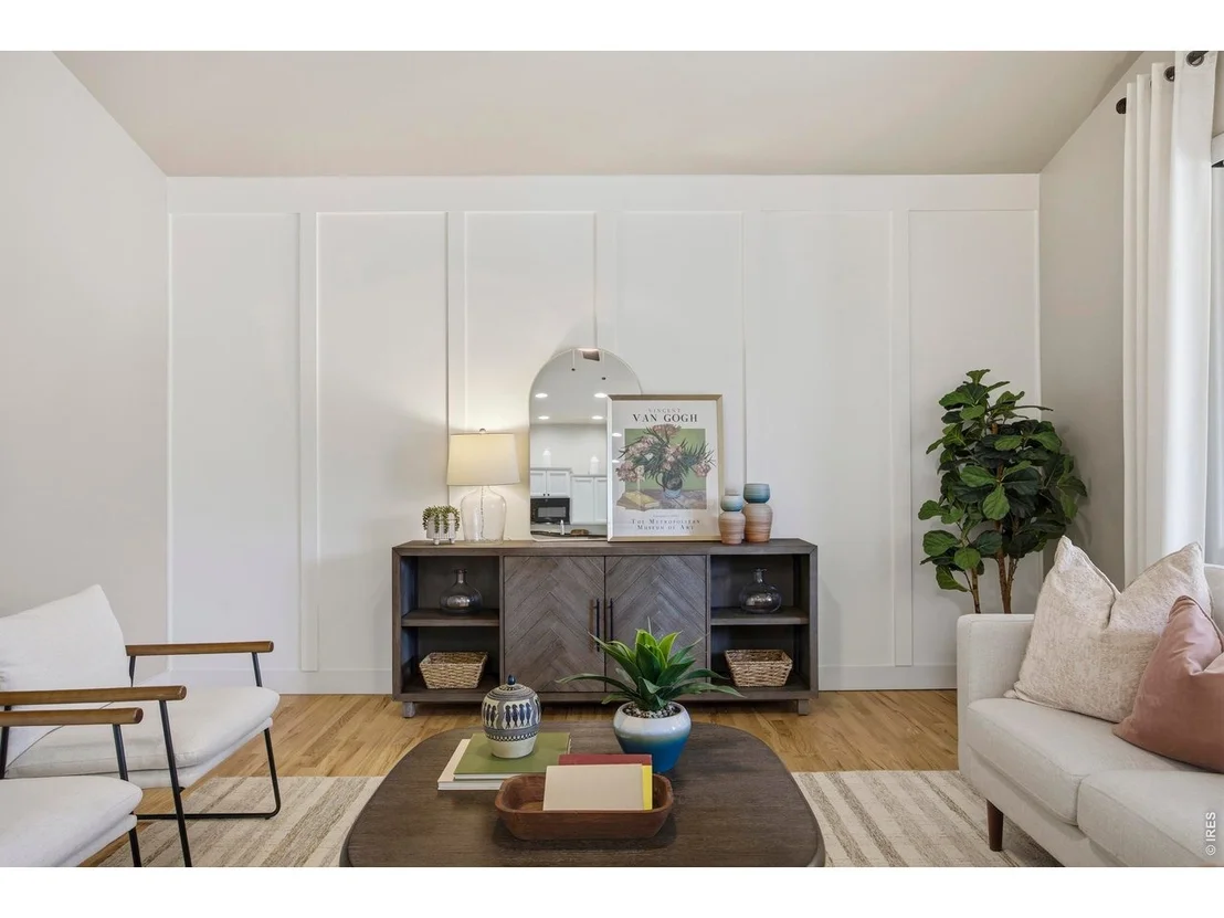 Photo of 2047 Bayfront Dr