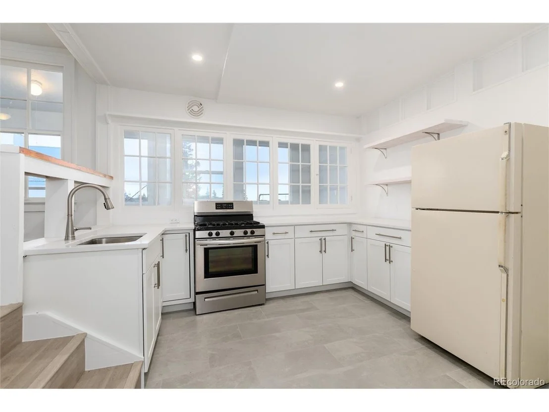 Photo of 550 Castello Ave