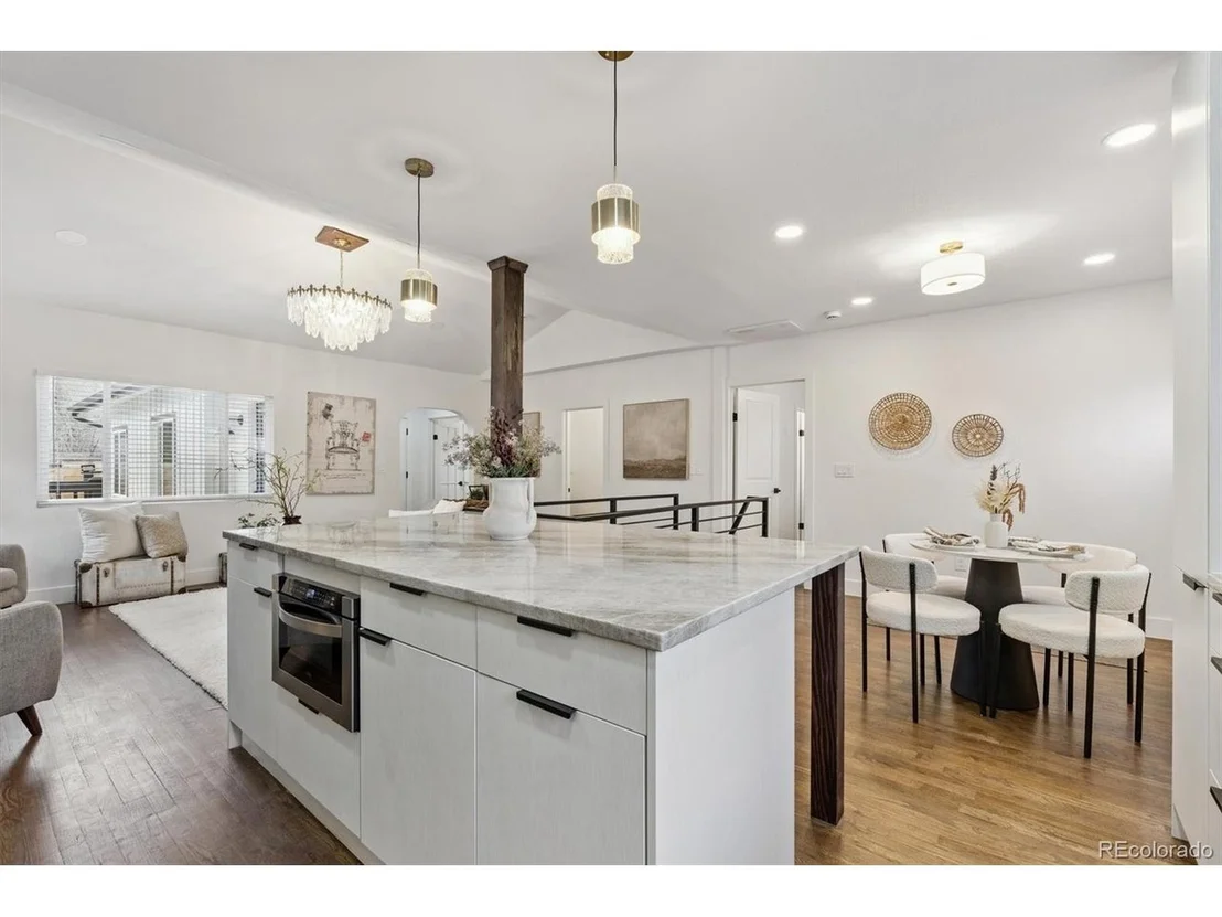 Photo of 3360 Broadway St