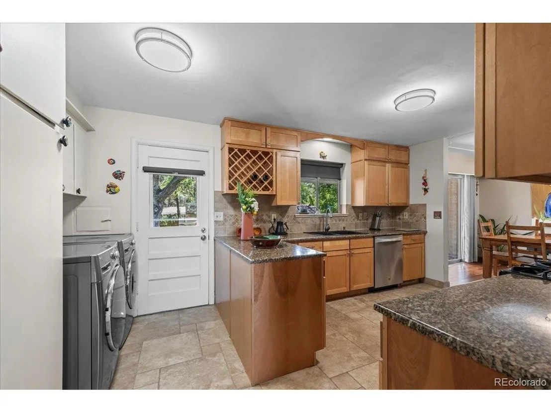 Photo of 40 Skyline Dr