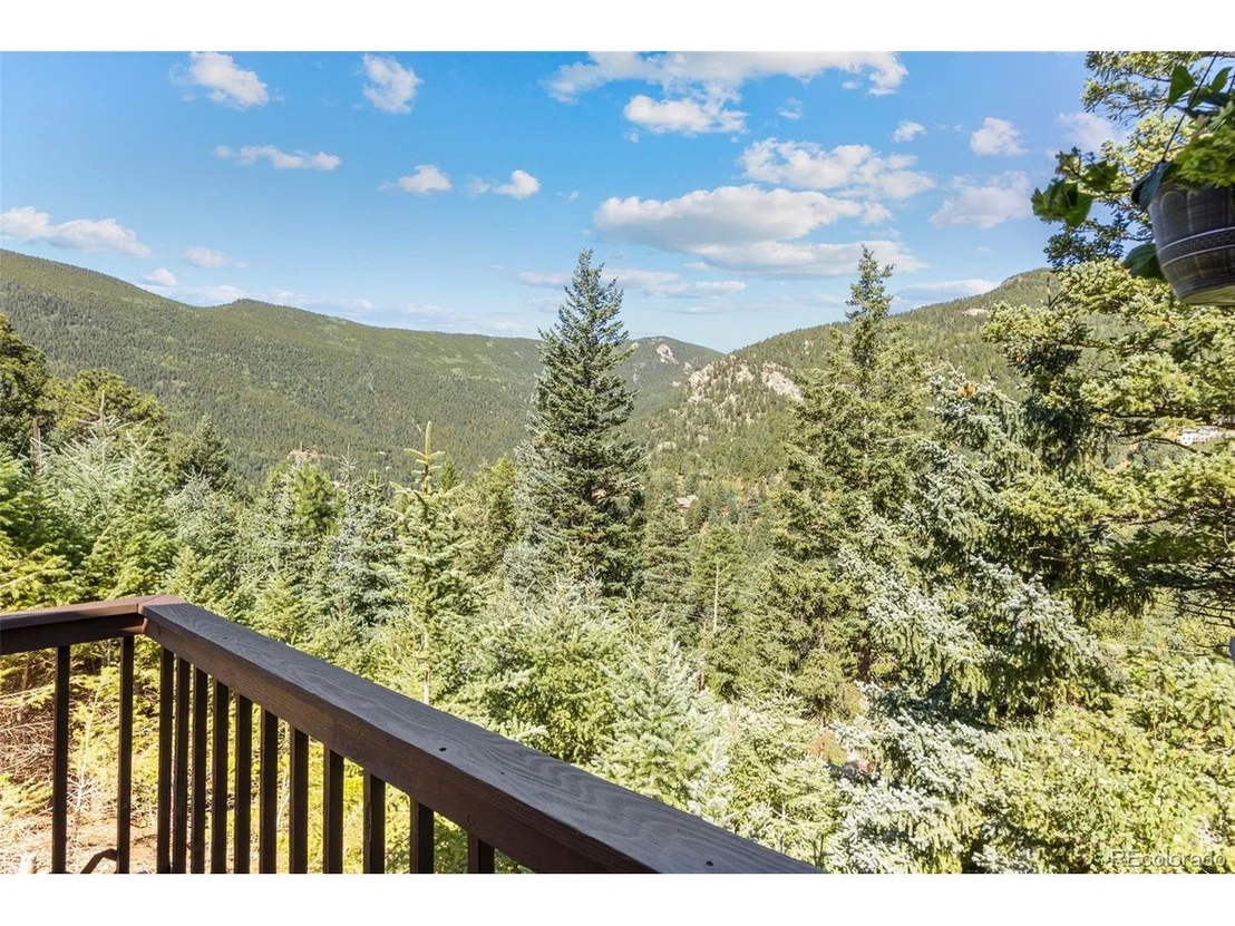 Photo of 145 Jackpine Ln