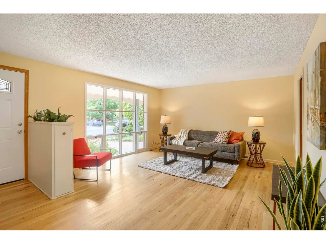 Photo of 2445 Forest Ave
