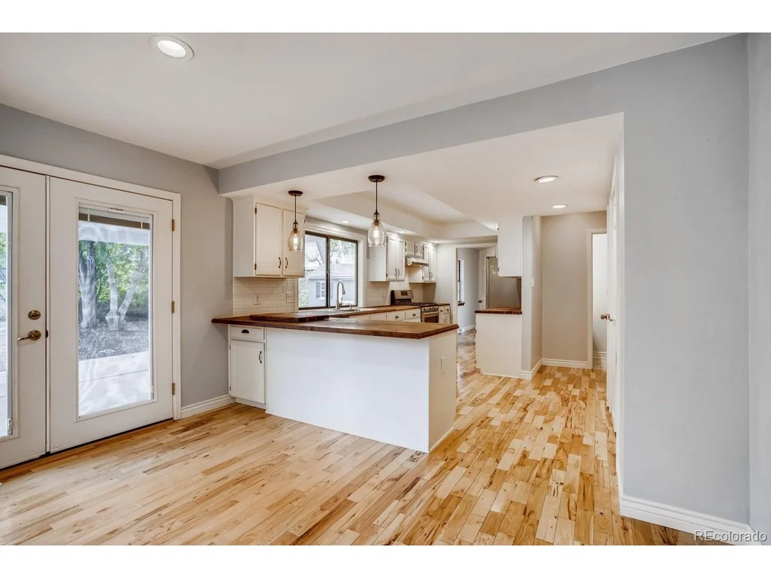 Photo of 8691 Iris St
