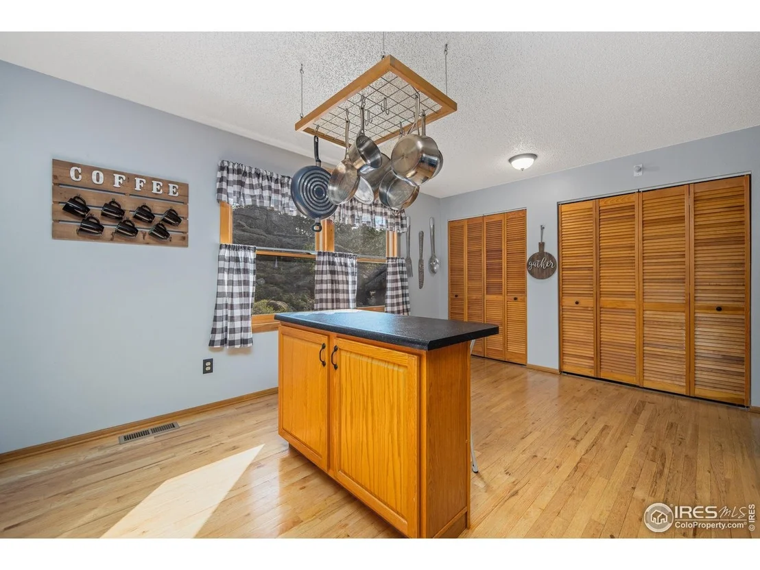 Photo of 578 Alpine Dr
