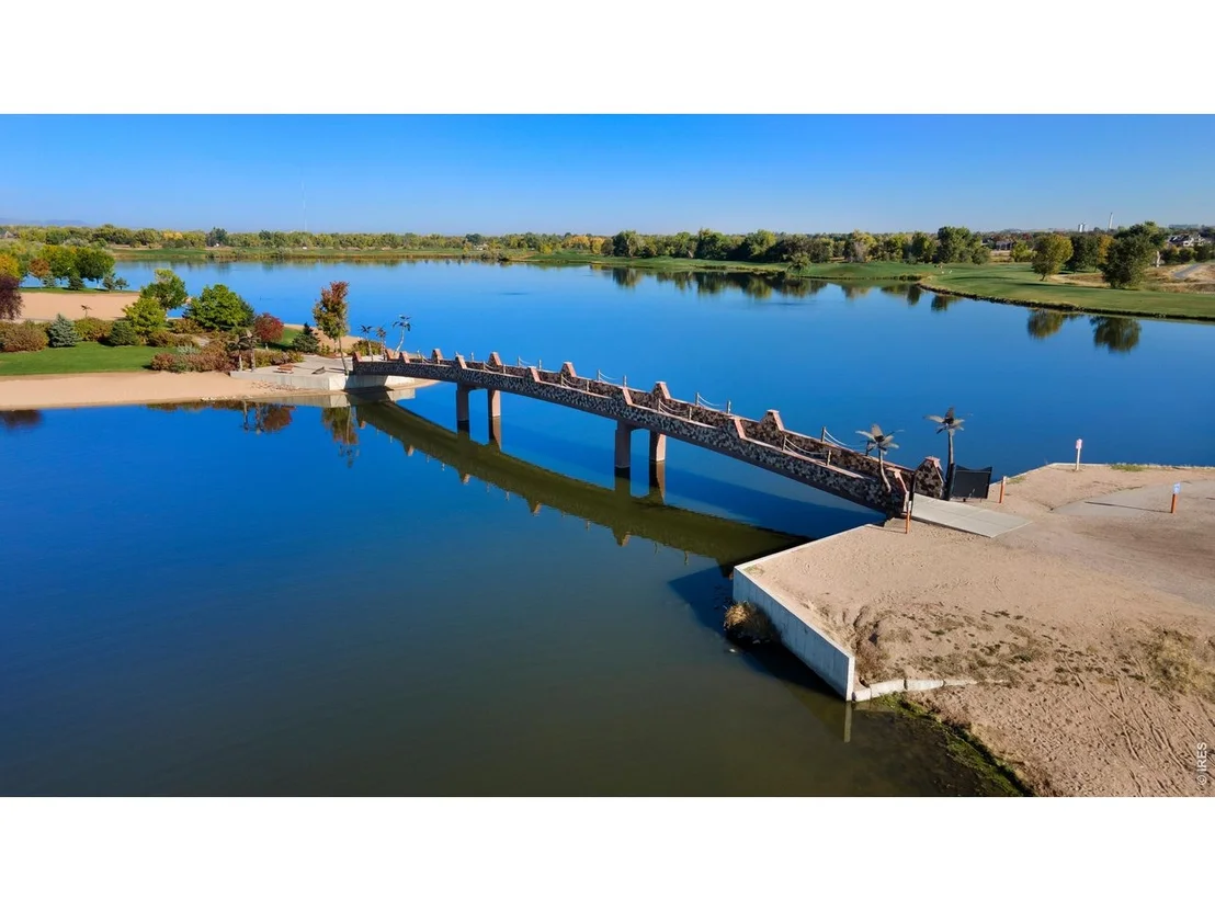 Photo of 2084 Bayfront Dr