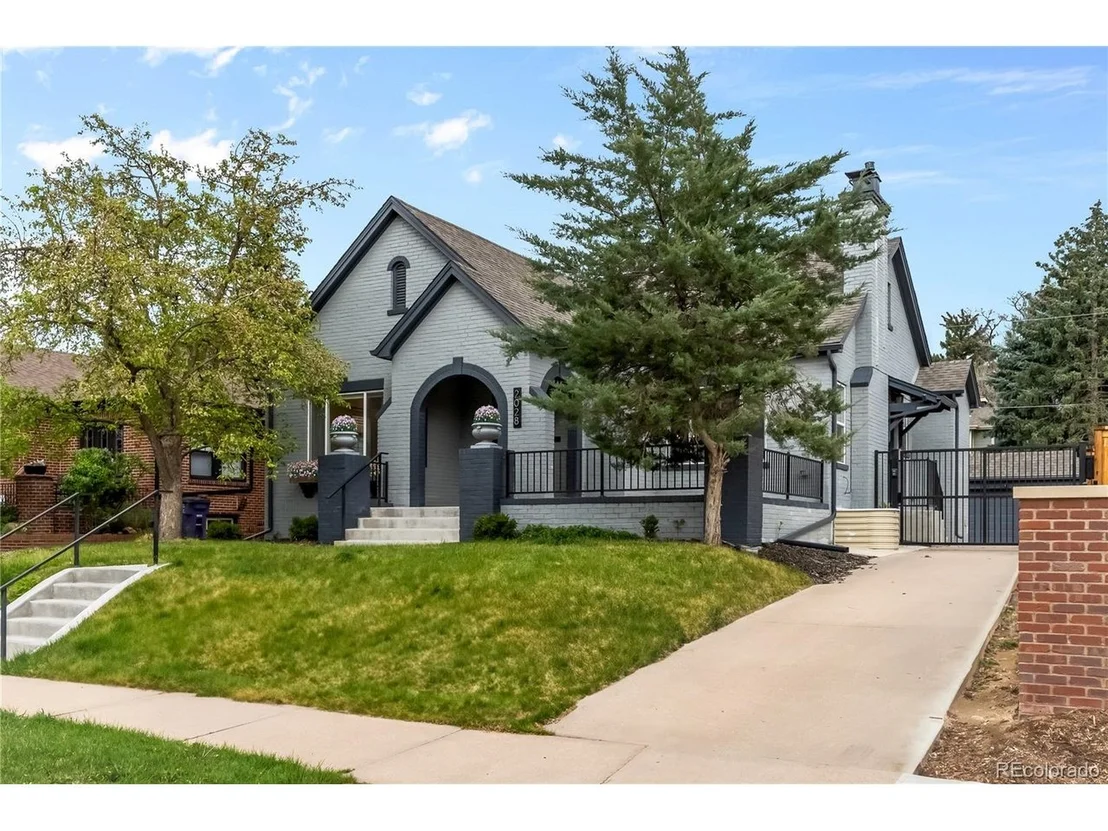 Photo of 2028 Elm St