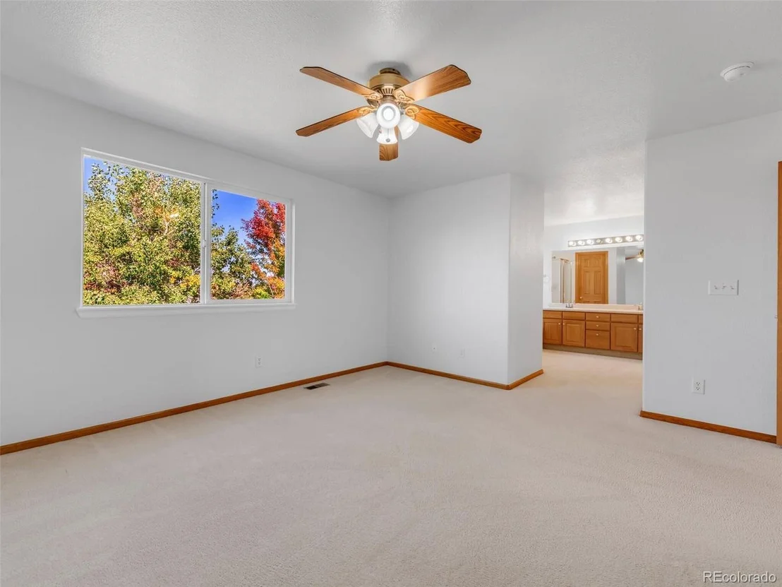 Photo of 903 Grays Peak Dr