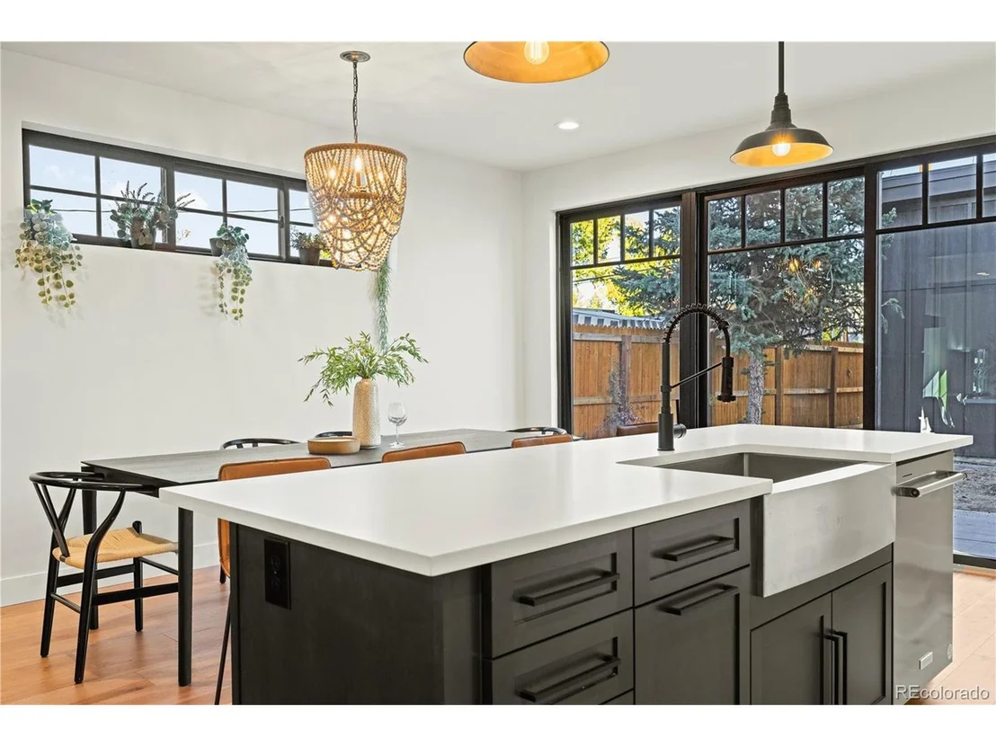 Photo of 3920 Stuart