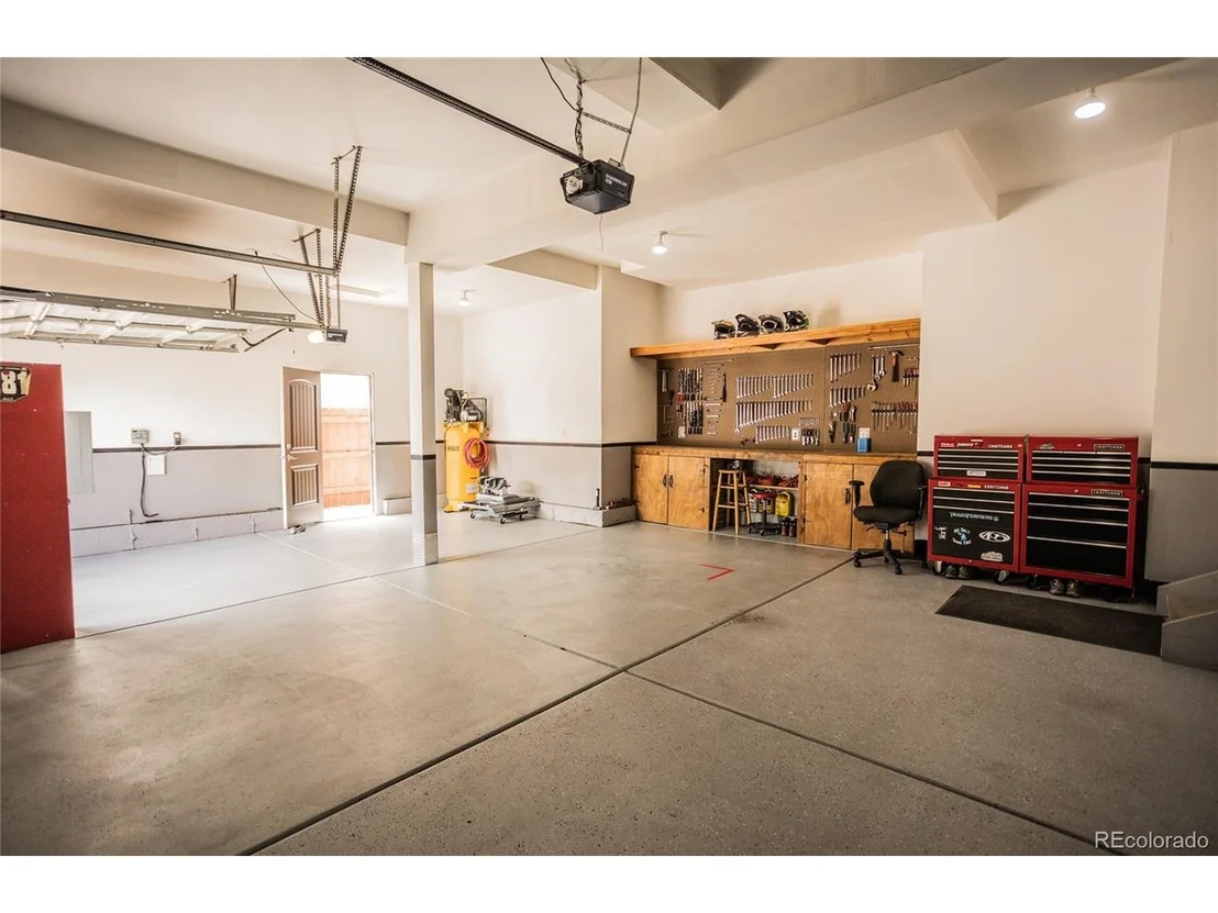 Photo of 10370 Mt Lincoln Dr
