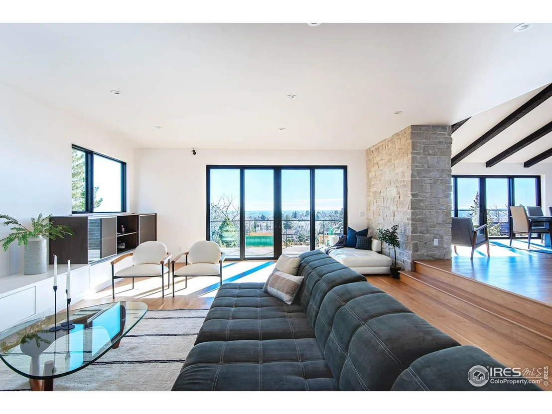 Photo of 210 Cactus Ct