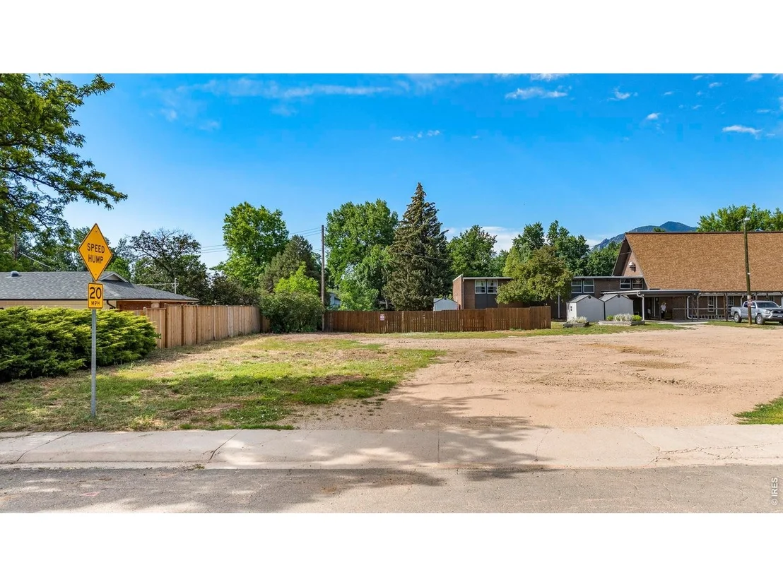 Photo of 1920 Grape Ave