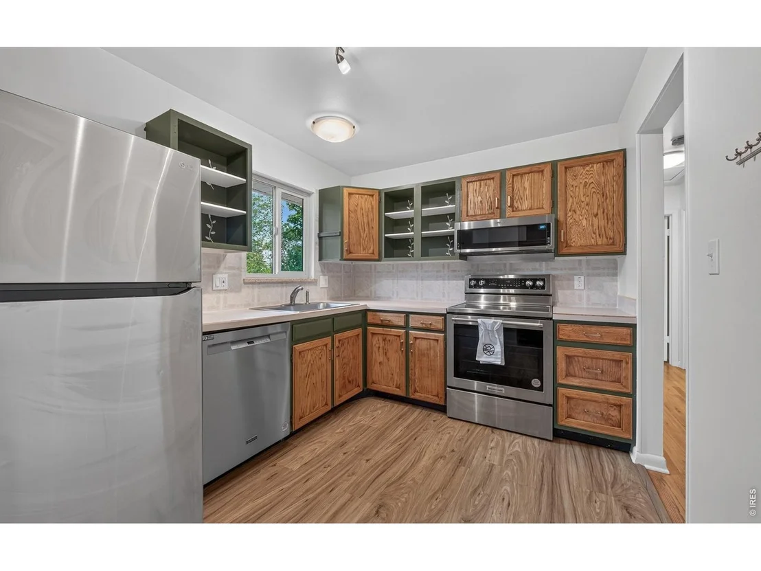 Photo of 3735 Emerson Ave