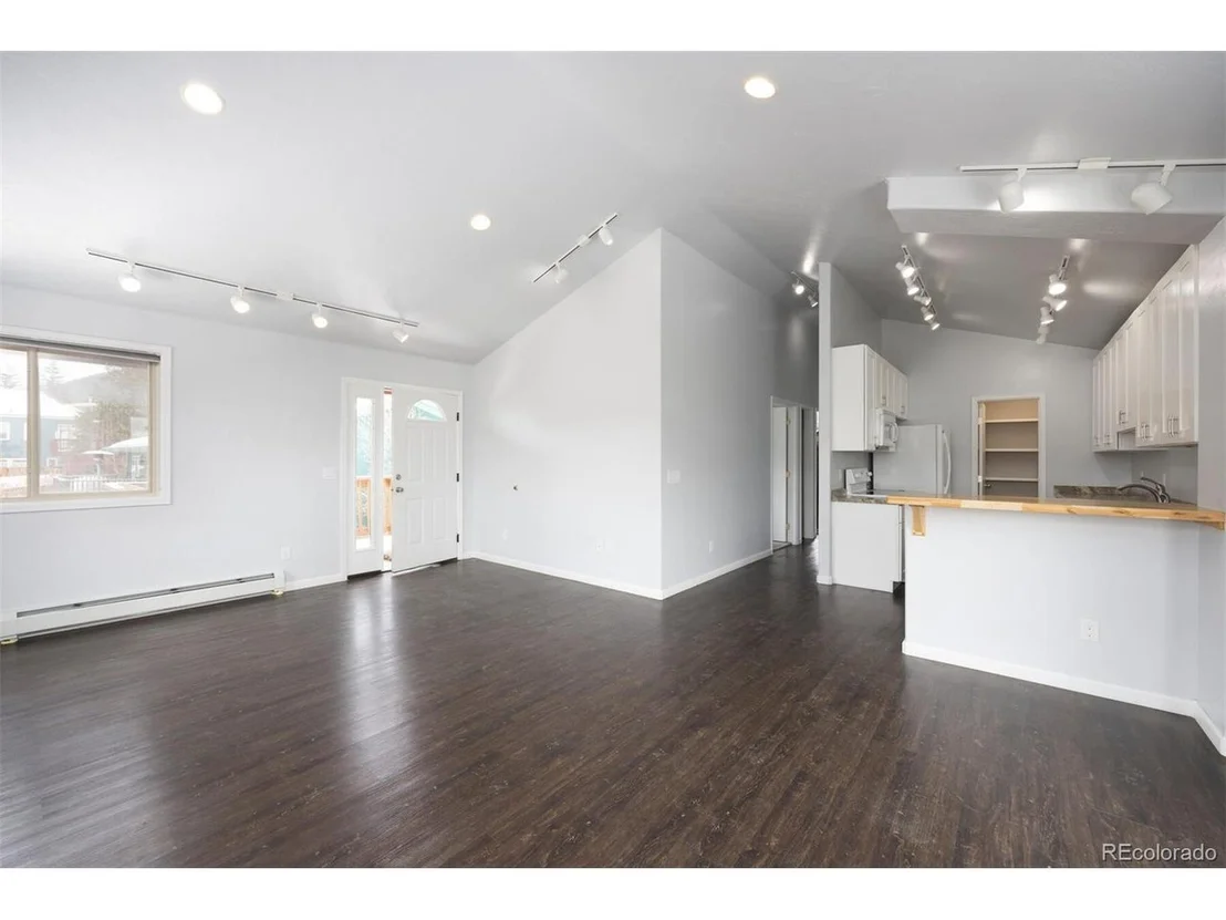 Photo of 231 Alpine Rd