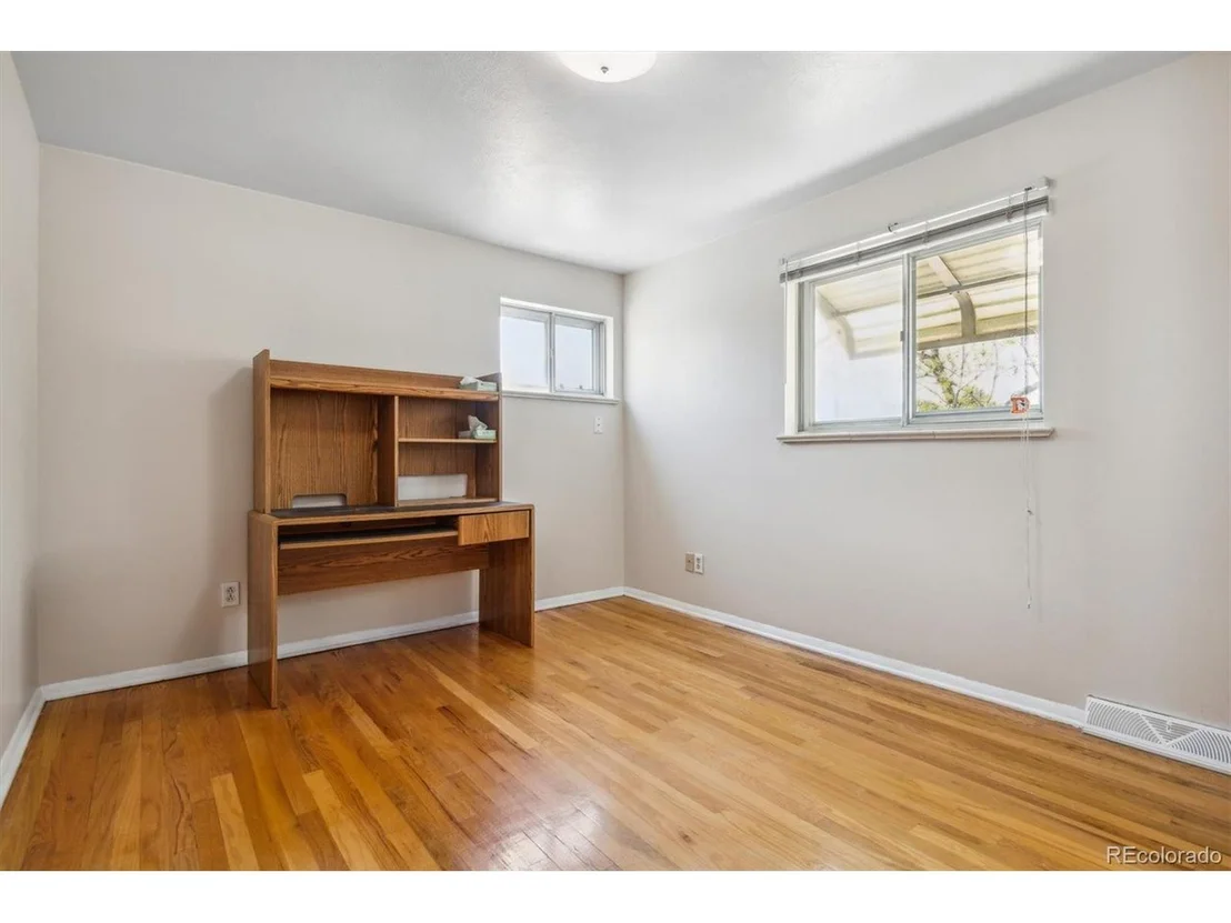 Photo of 9598 Lou Dr