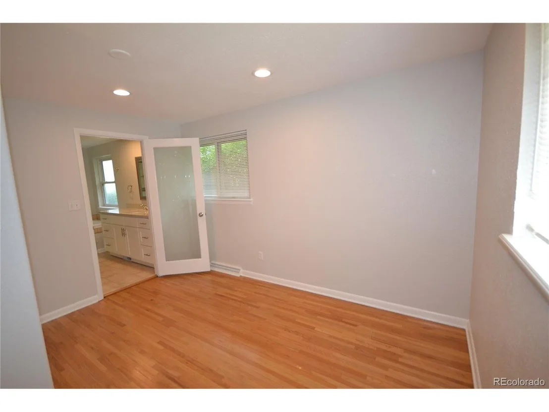Photo of 6883 Oak Way