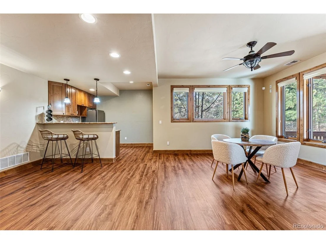 Photo of 2392 Saddleback Dr