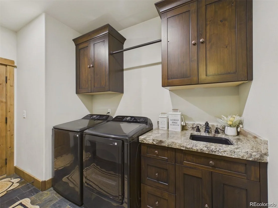 Photo of 350 Foxtail Dr