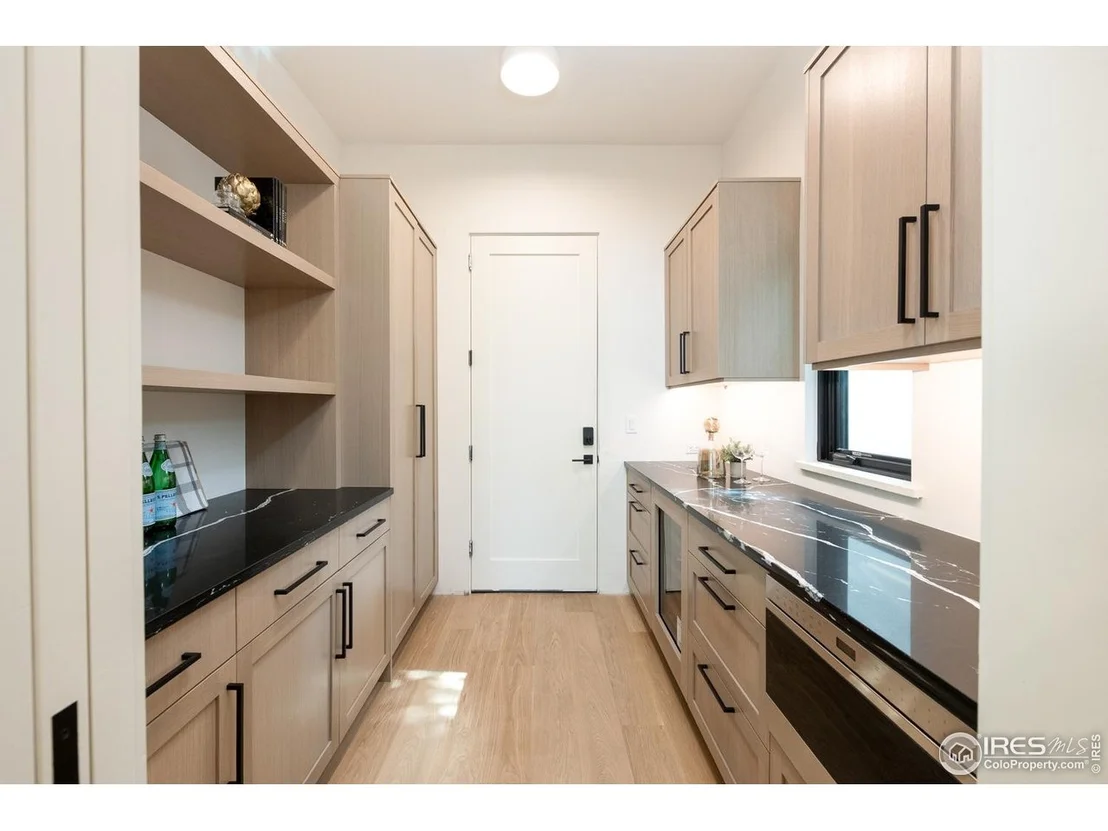 Photo of 640 Iris Ave