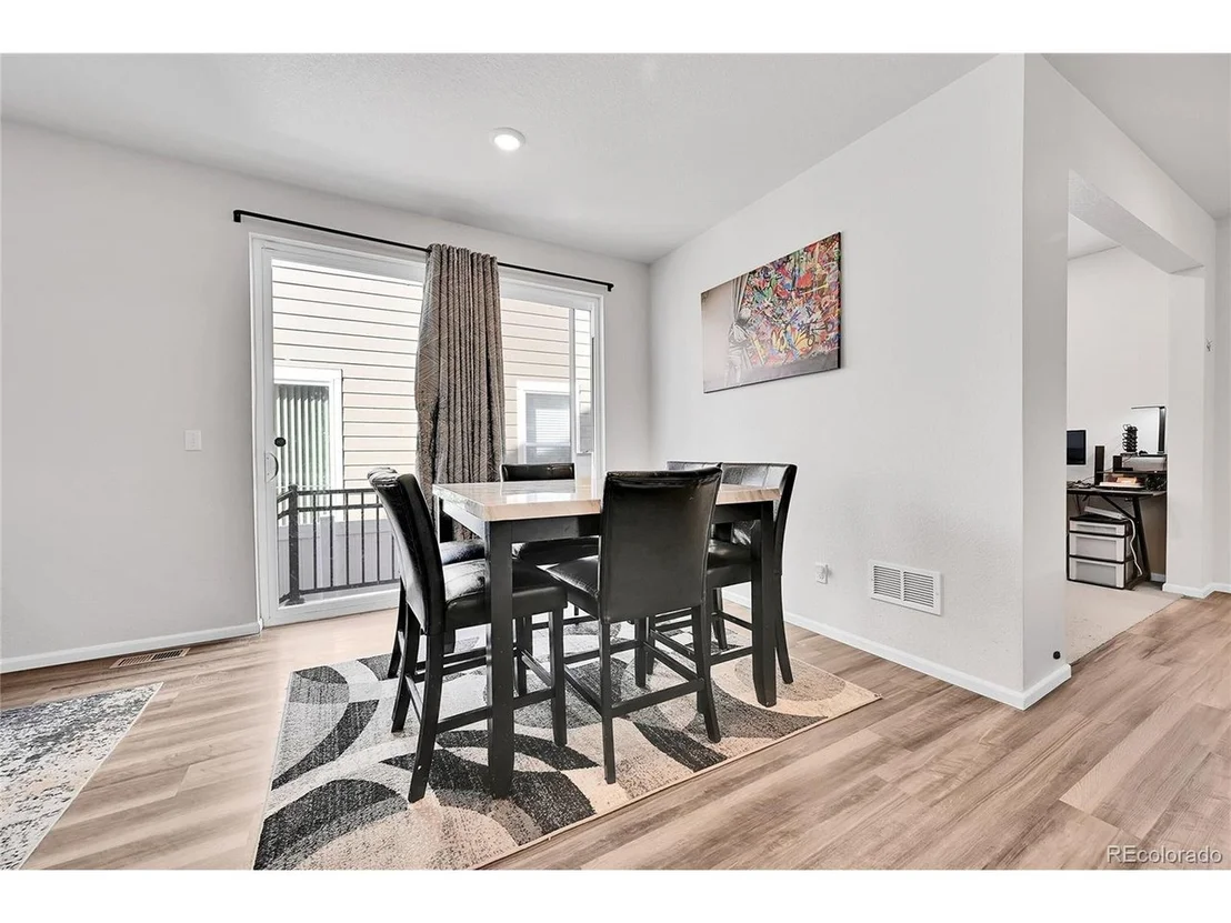 Photo of 765 Tarragon Rd