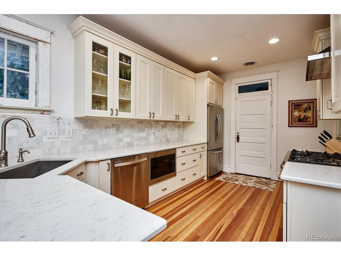 Photo of 1365 Madison St