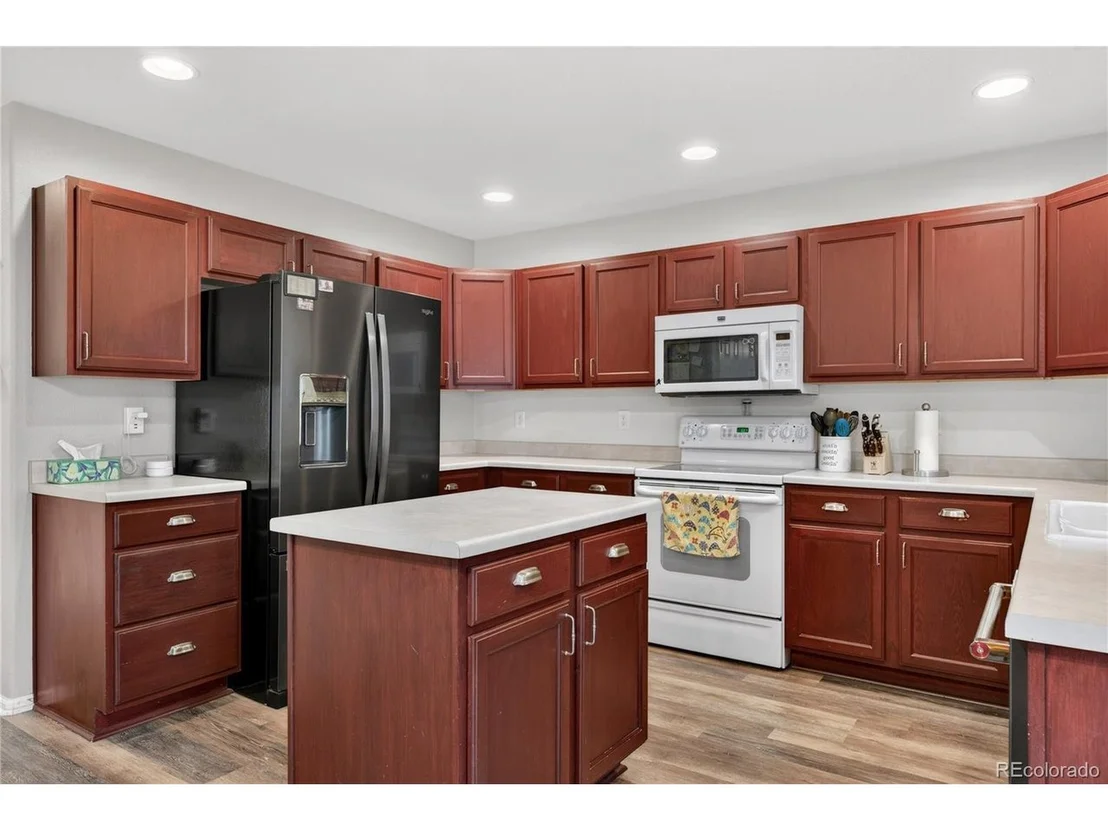 Photo of 6289 Viewpoint Ave