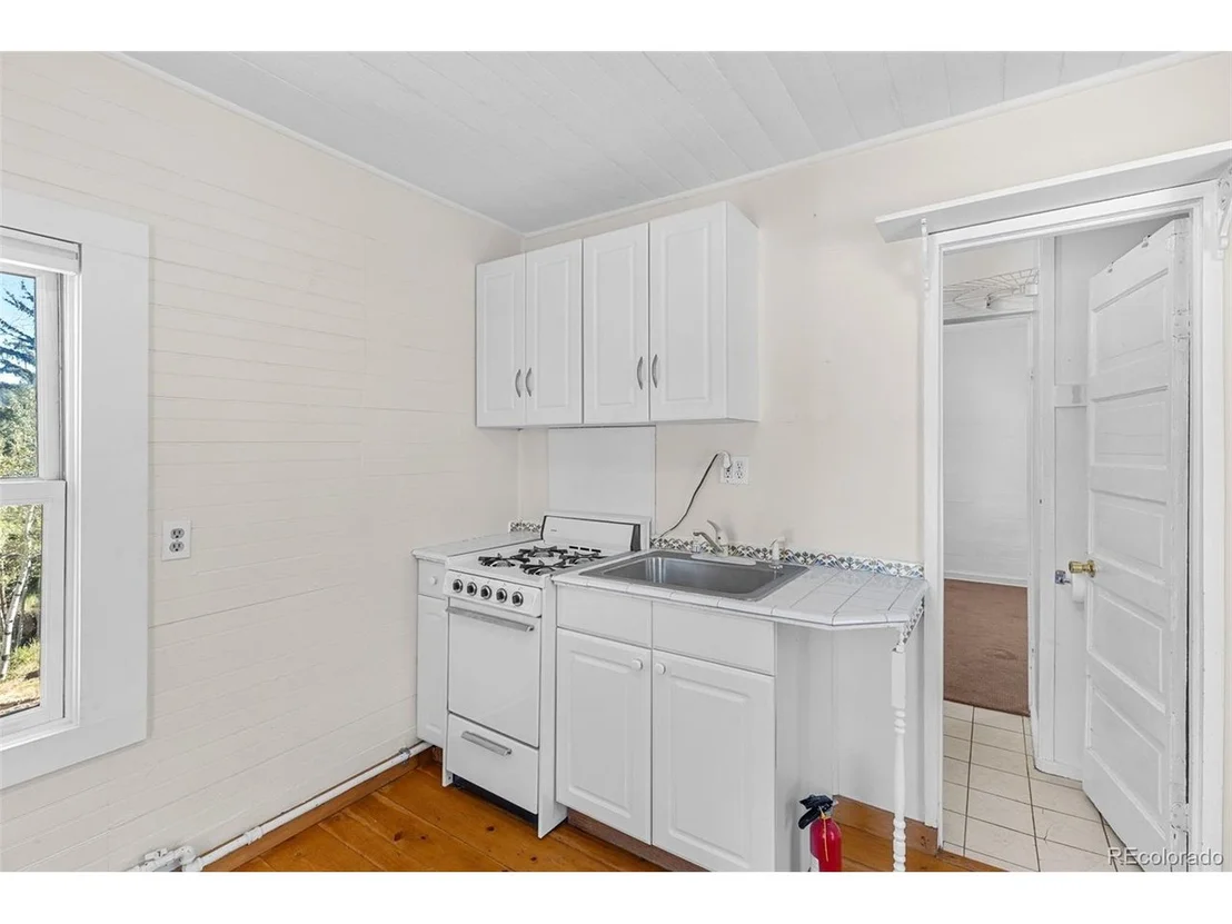 Photo of 350 Spring St