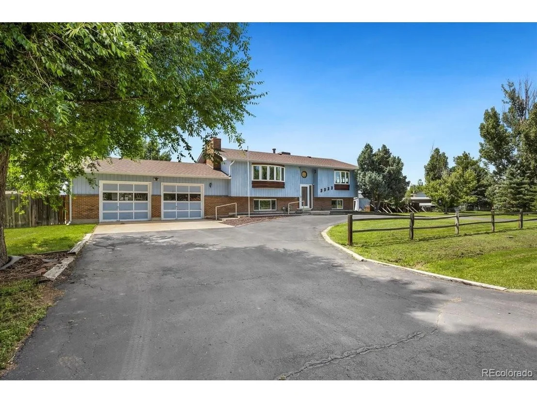 Photo of 3933 Viewpoint Way