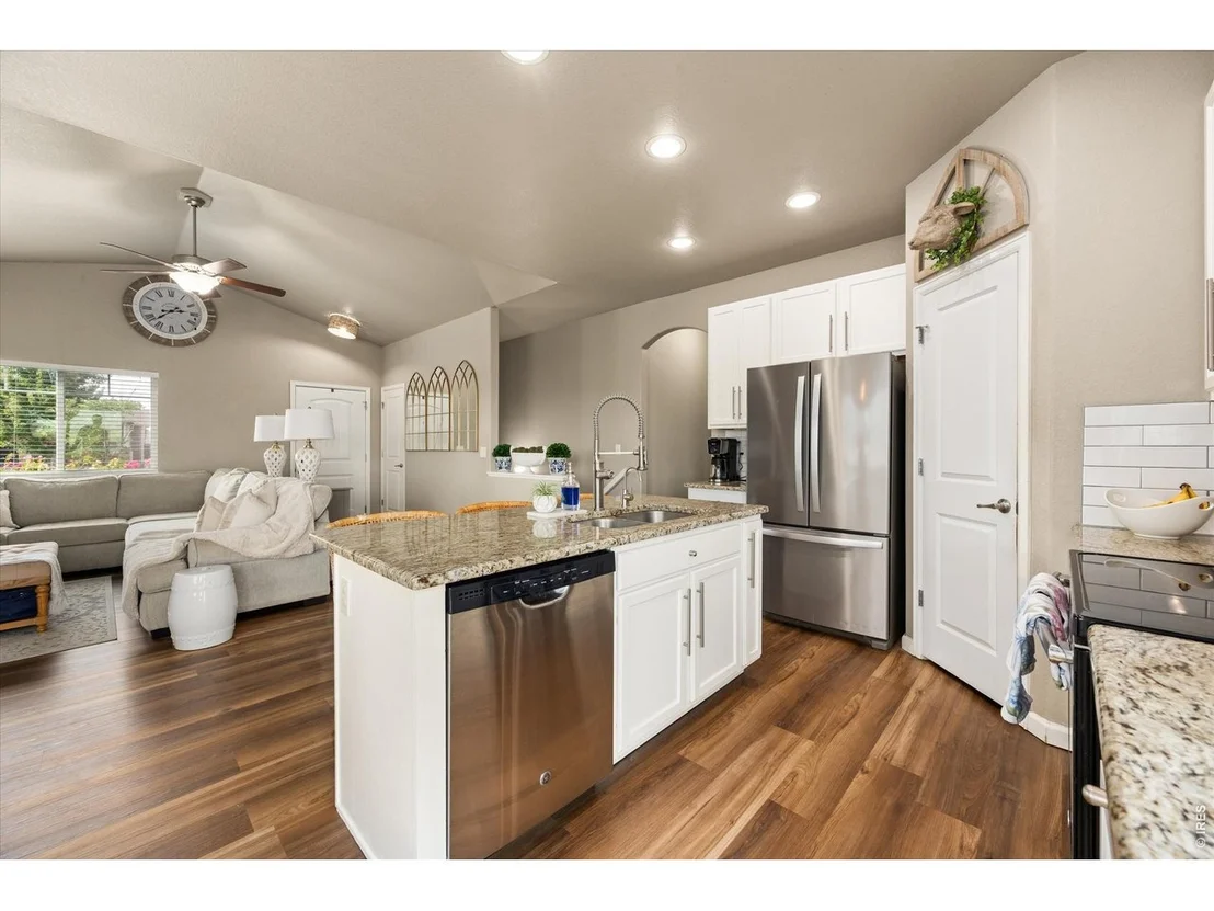 Photo of 1933 Sunset Cir
