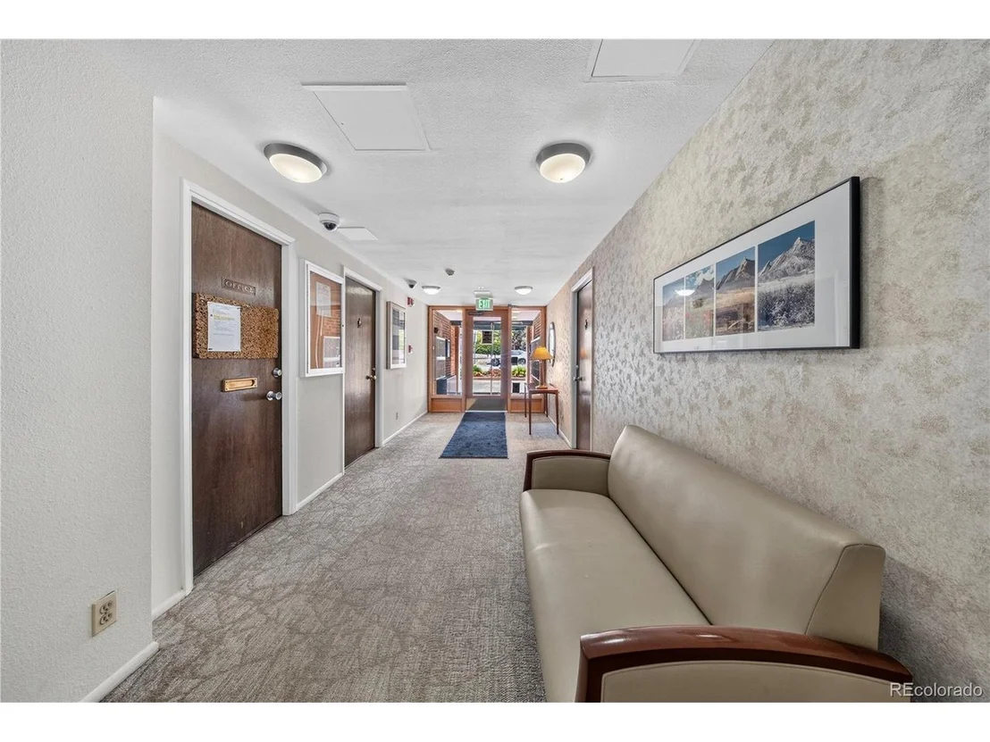 Photo of Unit 404 at 850 20th St