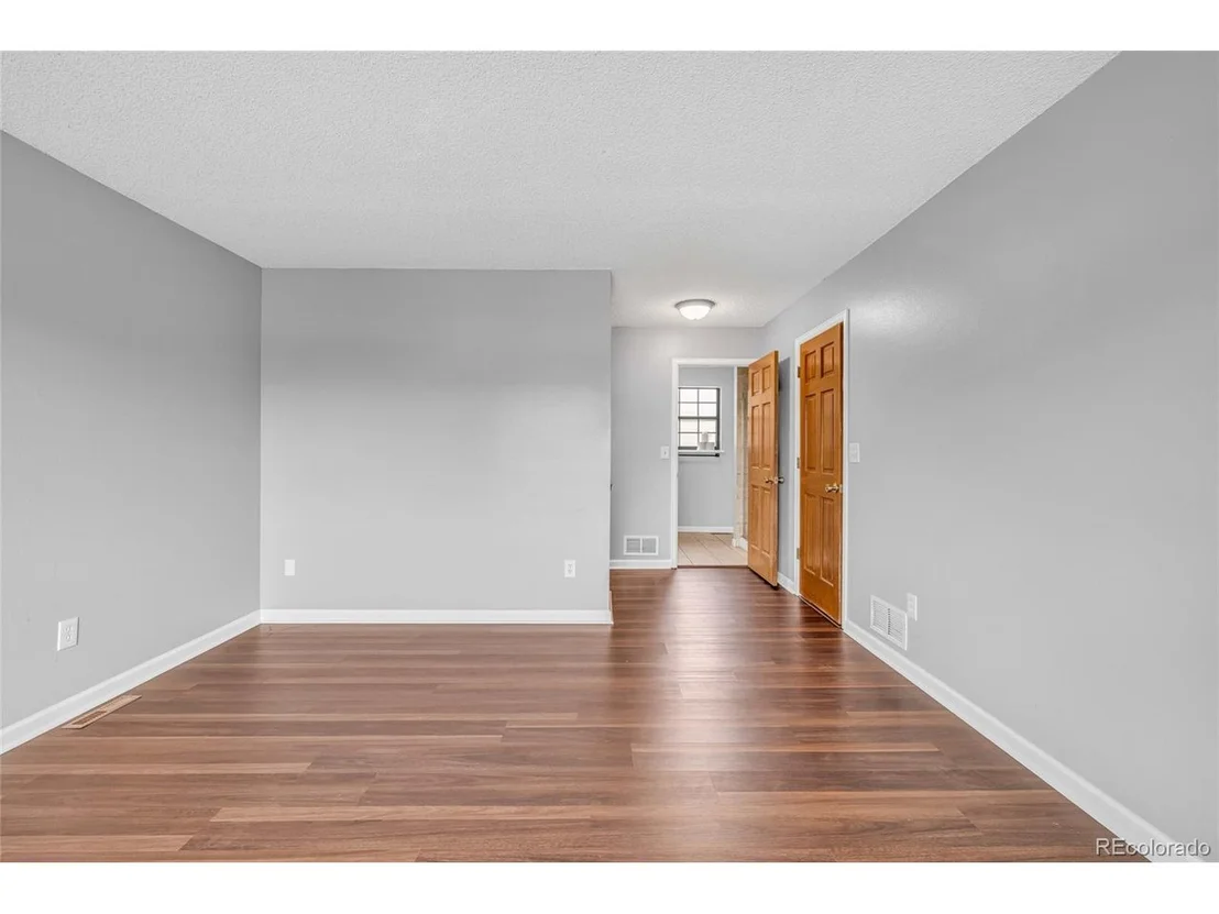 Photo of 3963 W Temple Pl