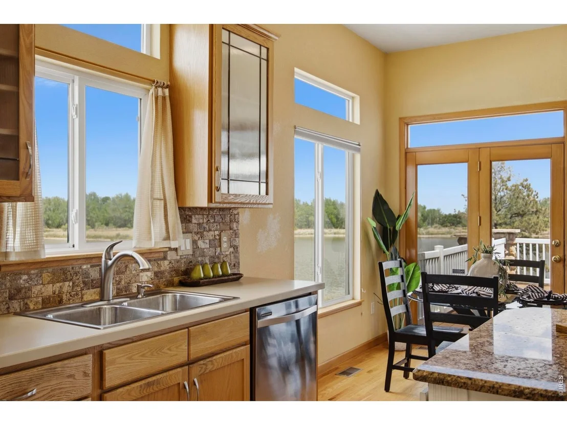 Photo of 535 Lakeside Pl