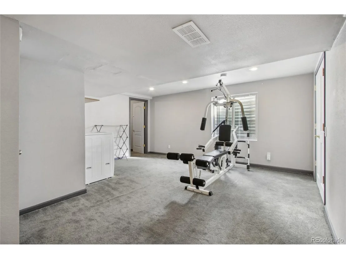 Photo of 10000 Ames St