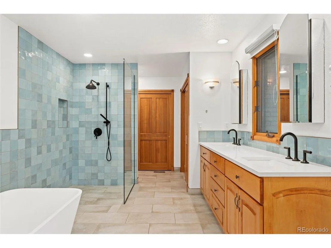 Photo of 7302 Island Cir