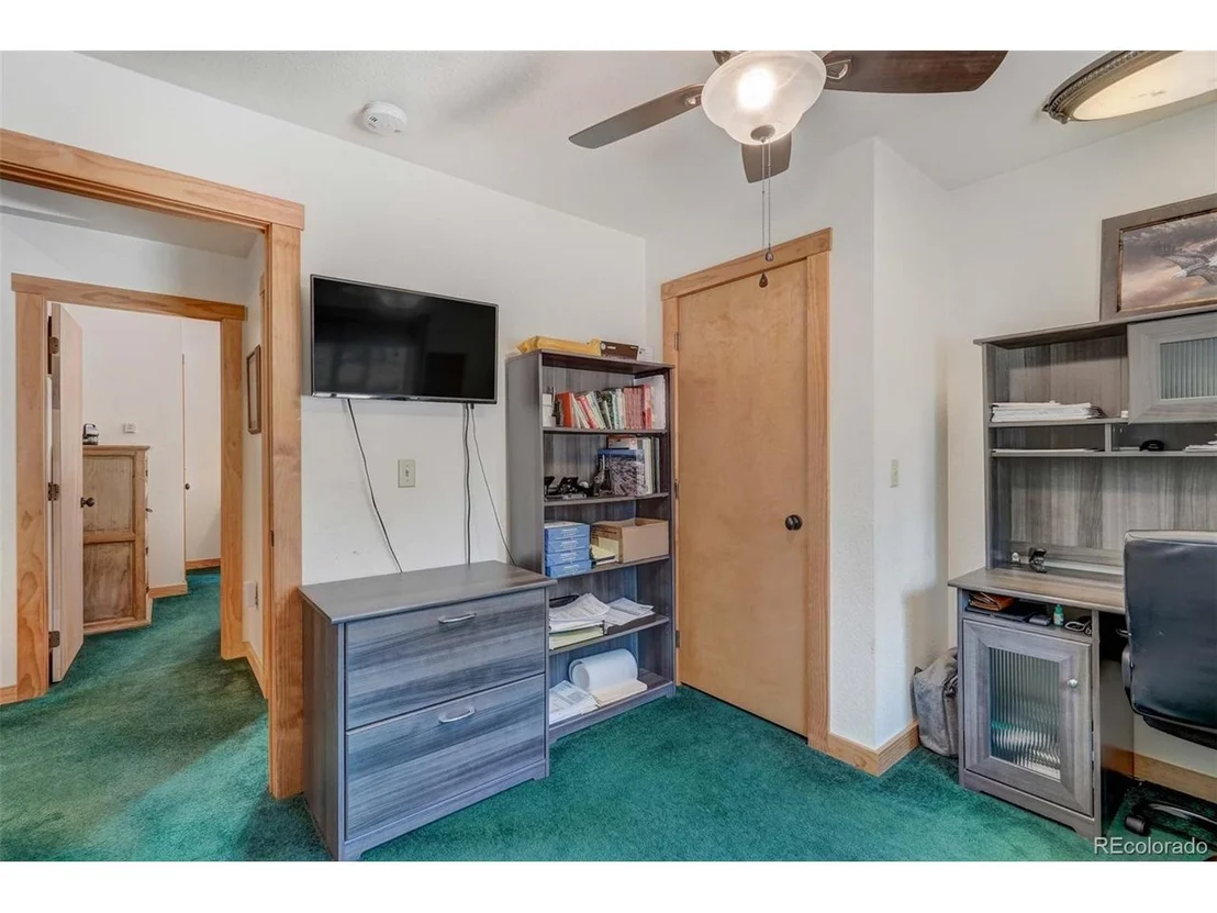 Photo of 453 Castle Mountain Dr
