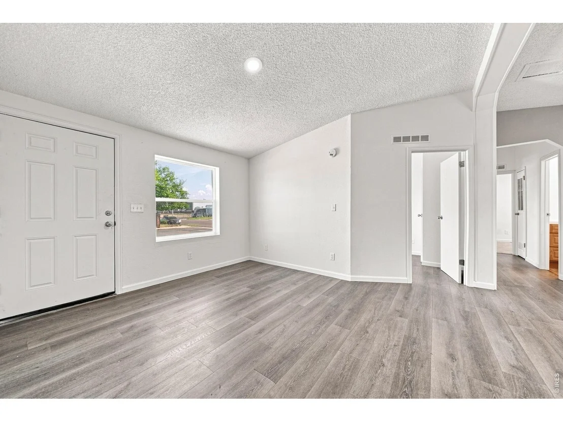 Photo of 332 Circle Dr