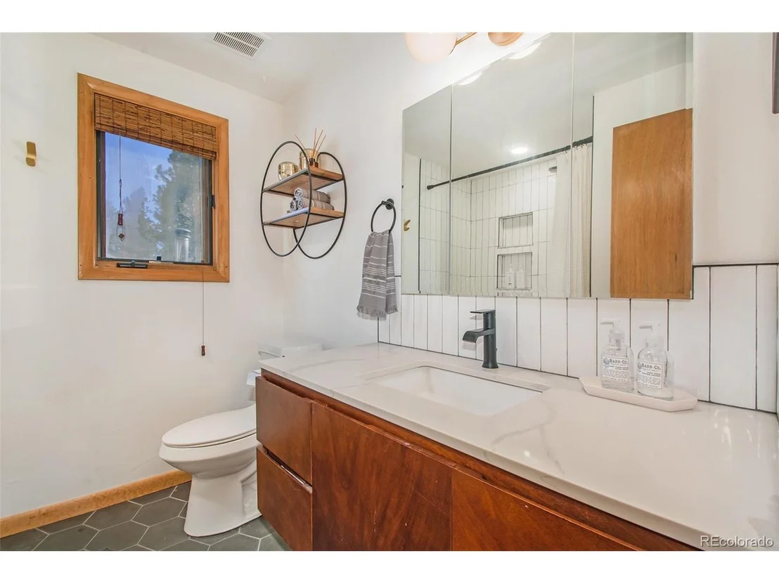 Photo of 5127 Knotty Pine Ln