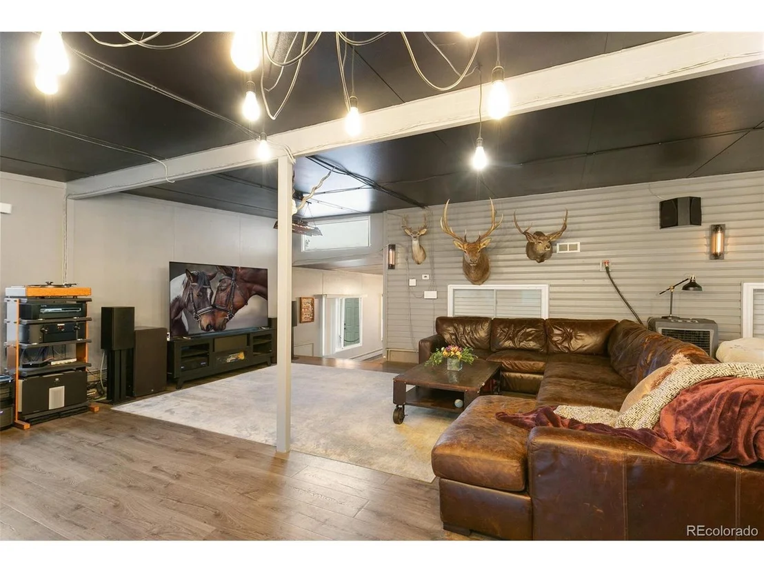Photo of 9126 Sunrise Ln