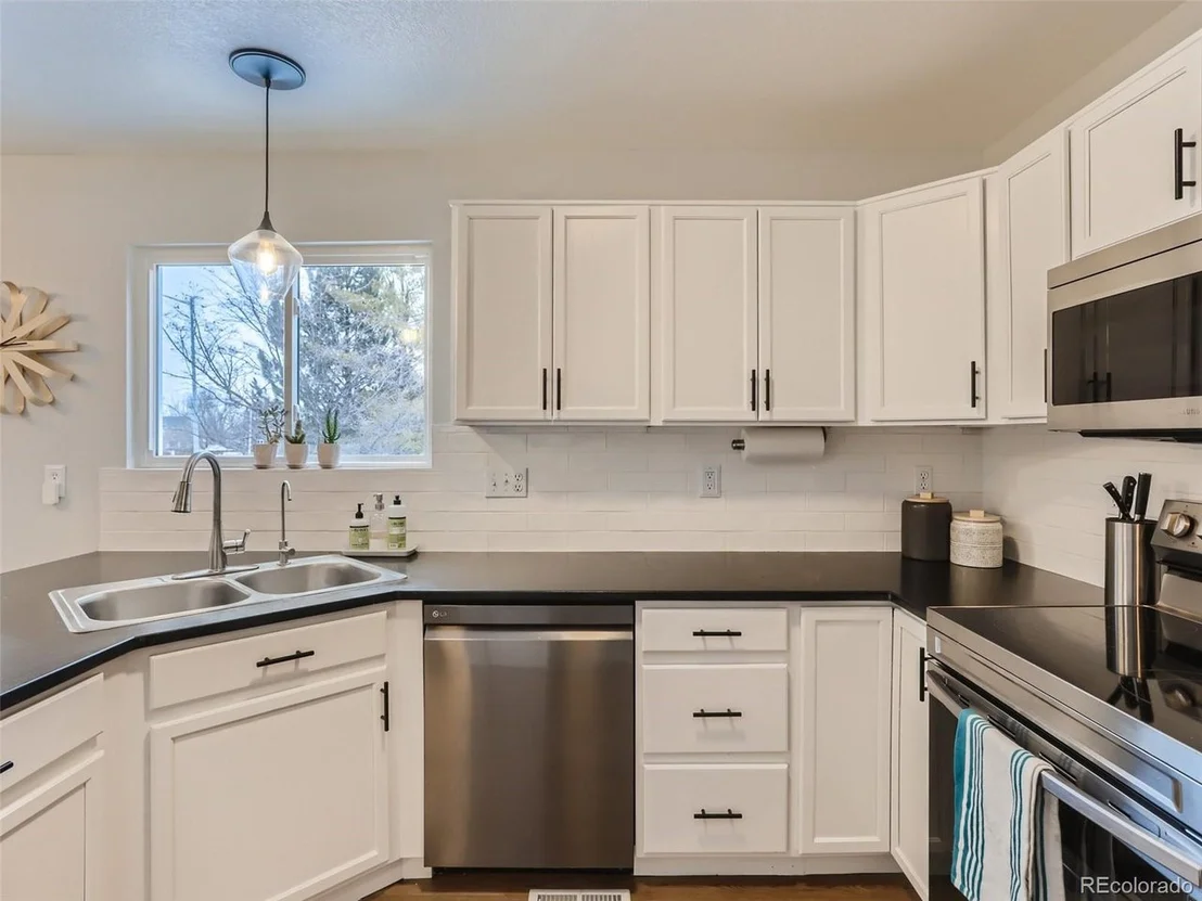 Photo of 1297 Fall River Cir