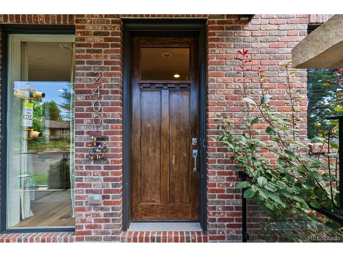 Photo of 2400 Lowell Blvd