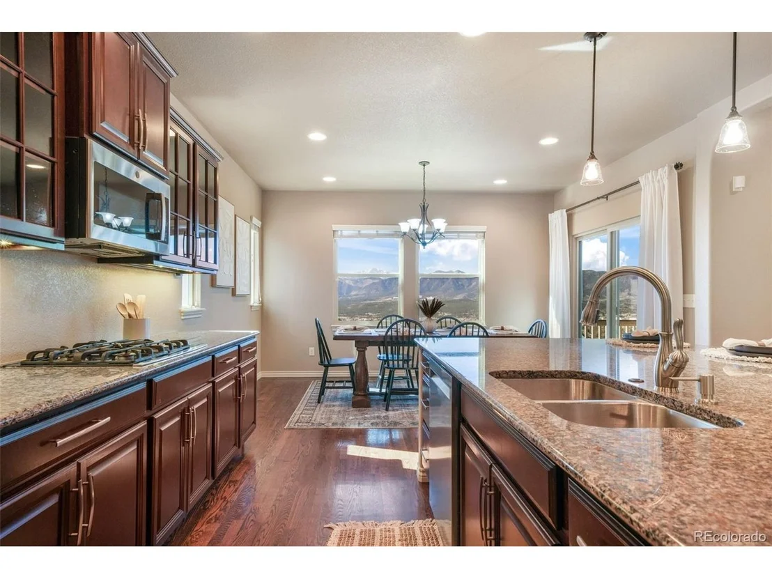 Photo of 215 Kettle Valley Way