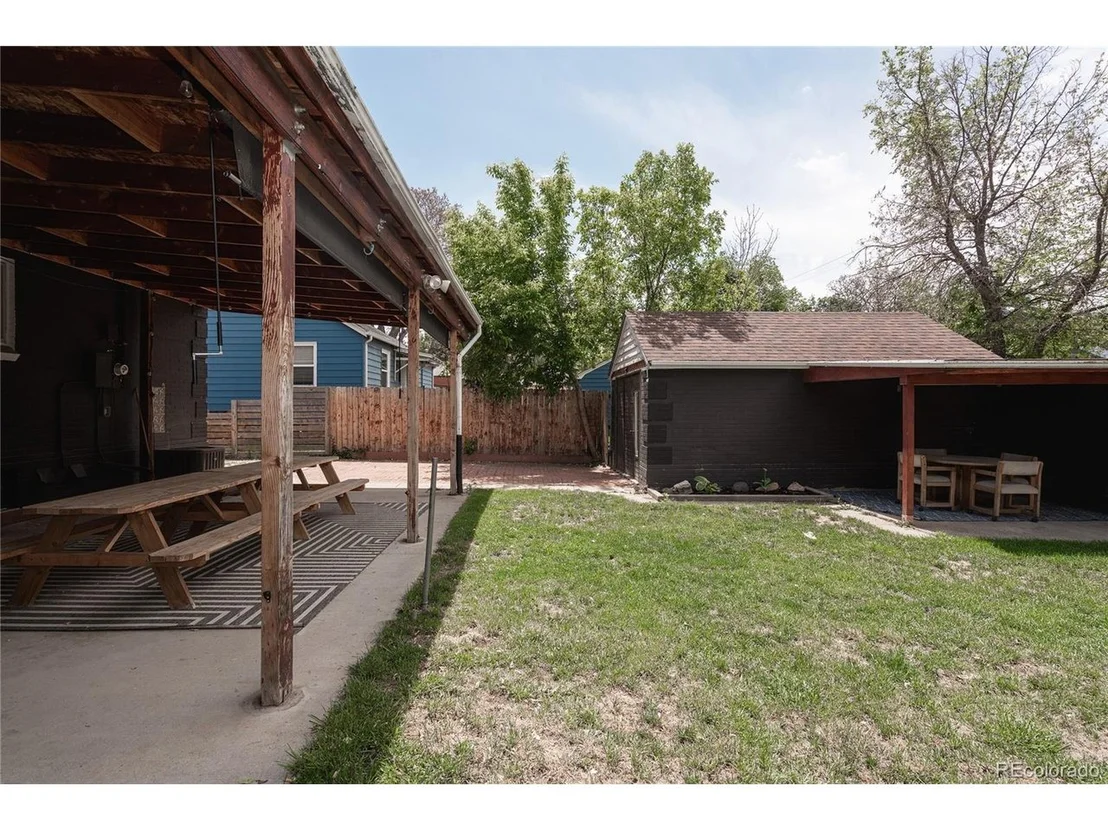 Photo of 3733 Sheridan Blvd